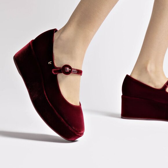 Larroudé Blair Flatform Pumps - Picture 2 of 14